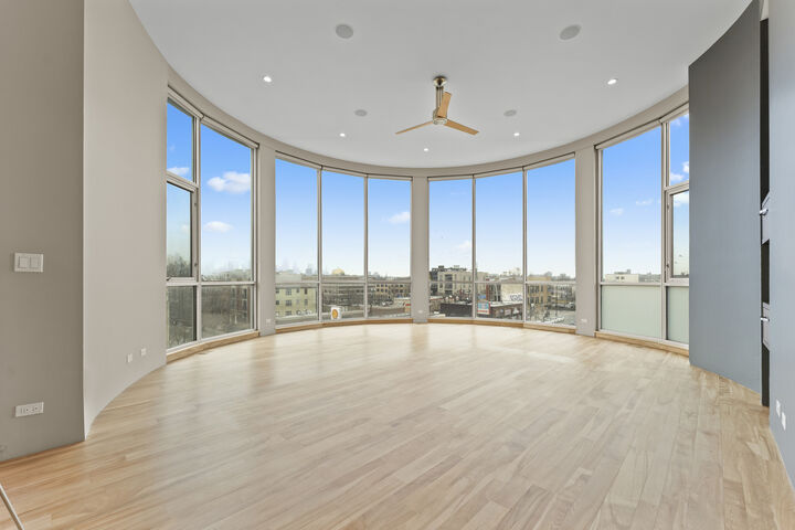 Property Photo: 2408 W Rice Street 401 IL 60622