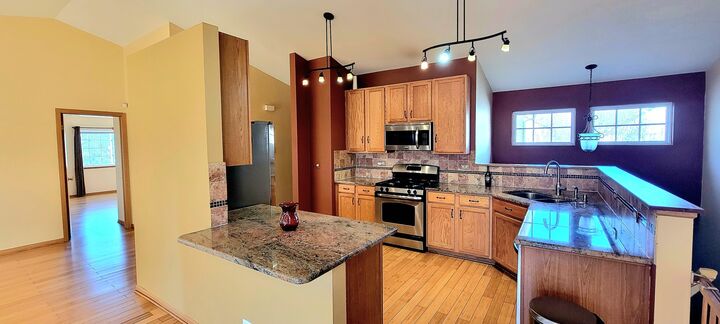 Property Photo: 345 Thornwood Way D IL 60177