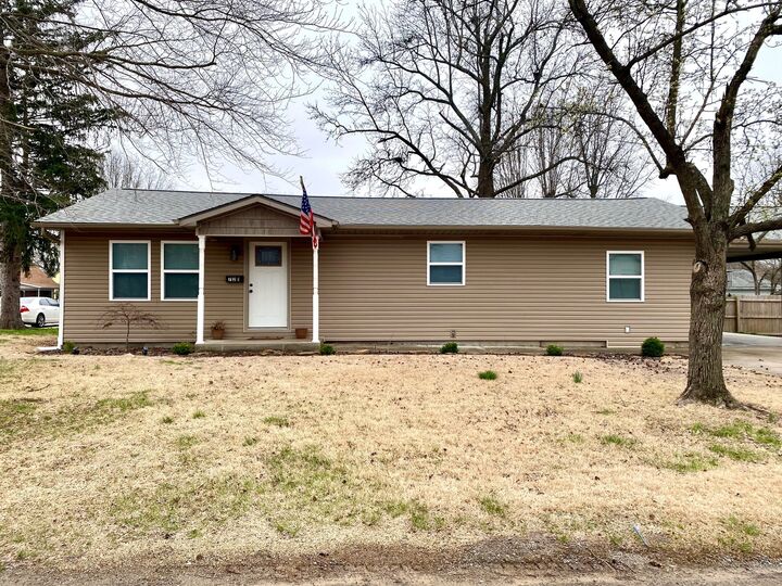 Property Photo:  721 N 17th Street  IL 62848 