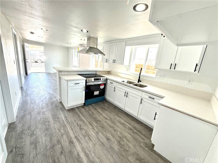 Property Photo:  2368 E 107 Th St  CA 90002 