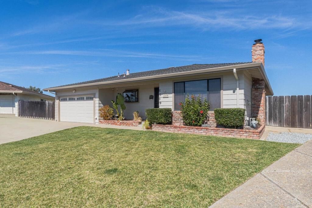 Property Photo:  1519 Los Altos Way  CA 93906 