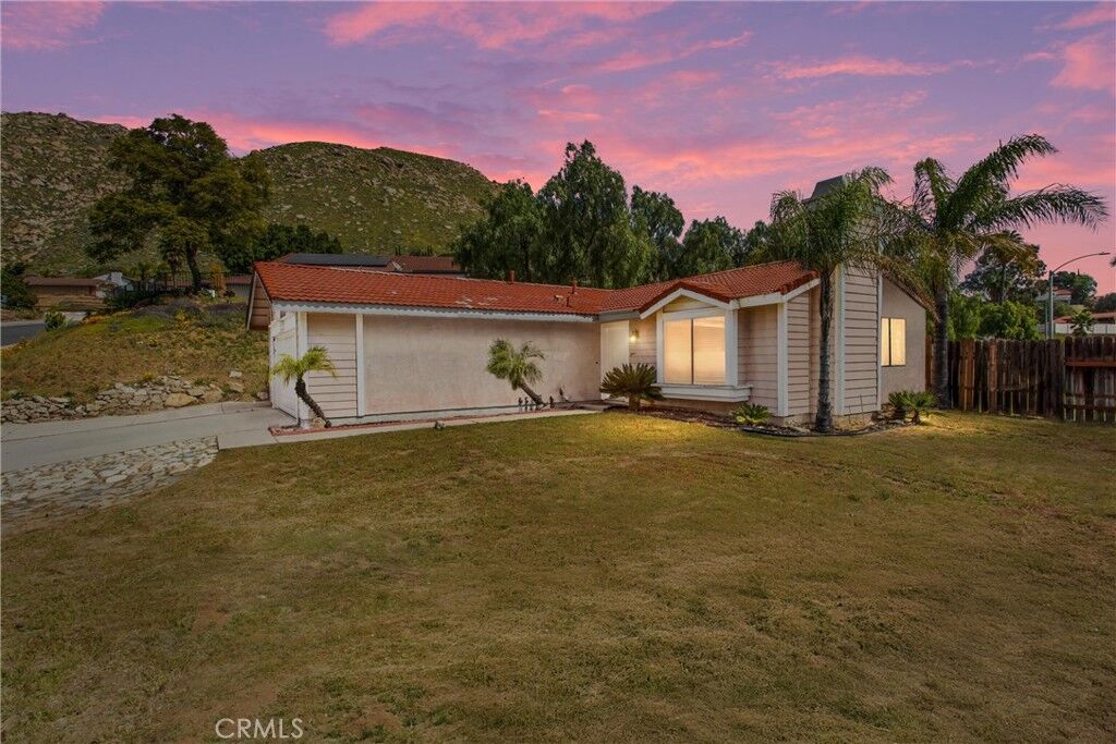 Property Photo:  11742 Black Hawk Lane  CA 92557 
