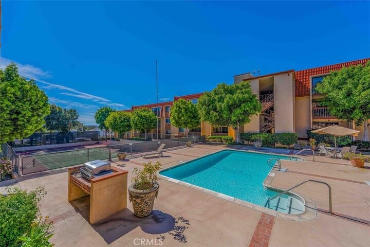 Property Photo:  2101 E 21st 212  CA 90755 