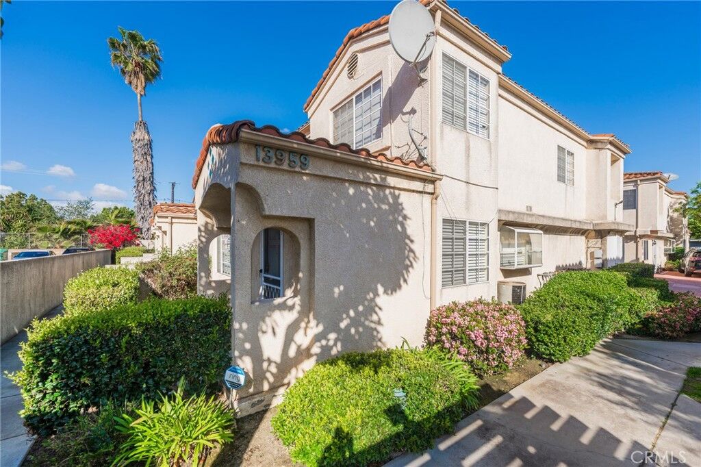 Property Photo:  13959 Arthur Avenue 1  CA 90723 