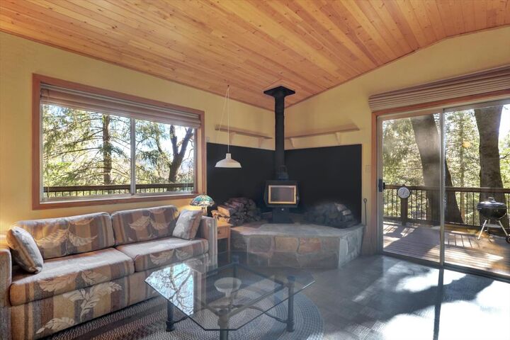 Property Photo: 17028 Banner Quaker Hill Road CA 95959