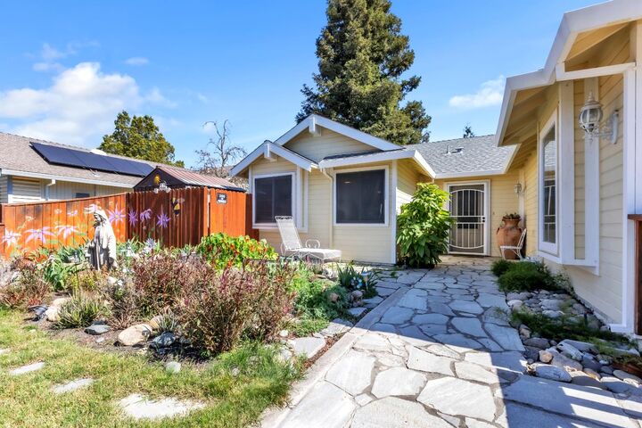 Property Photo: 2827 Leslie Lane CA 95691