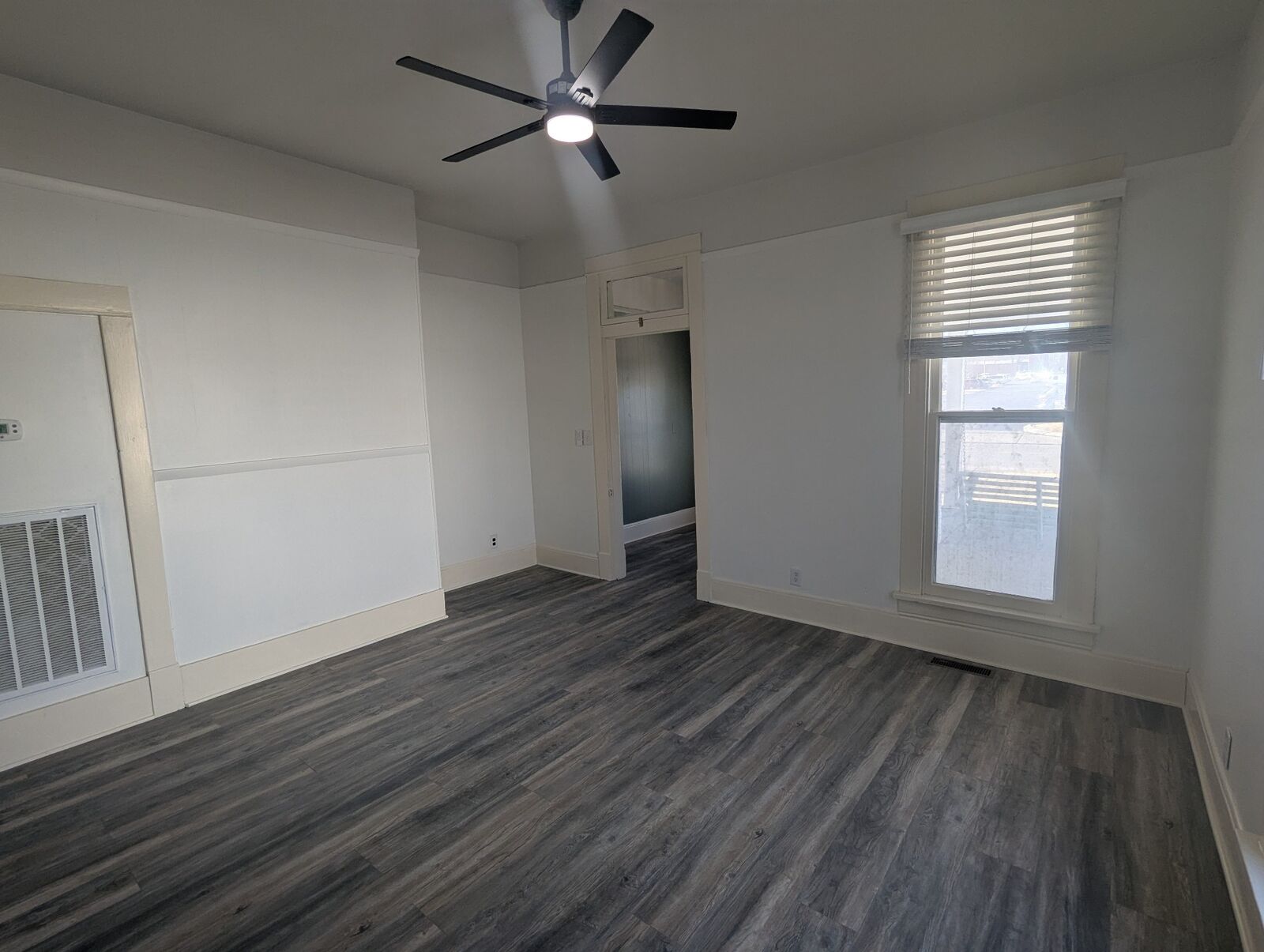 Property Photo: 209 S Greenwood St TN 37087