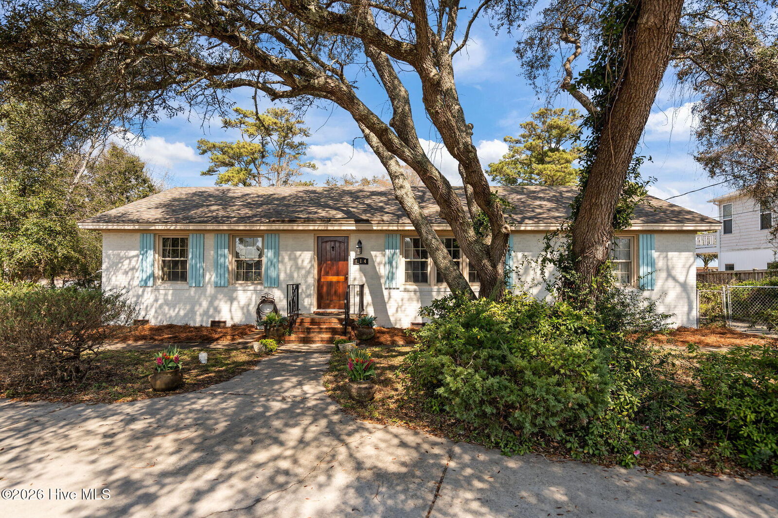 Property Photo:  814 Cape Fear Boulevard  NC 28428 