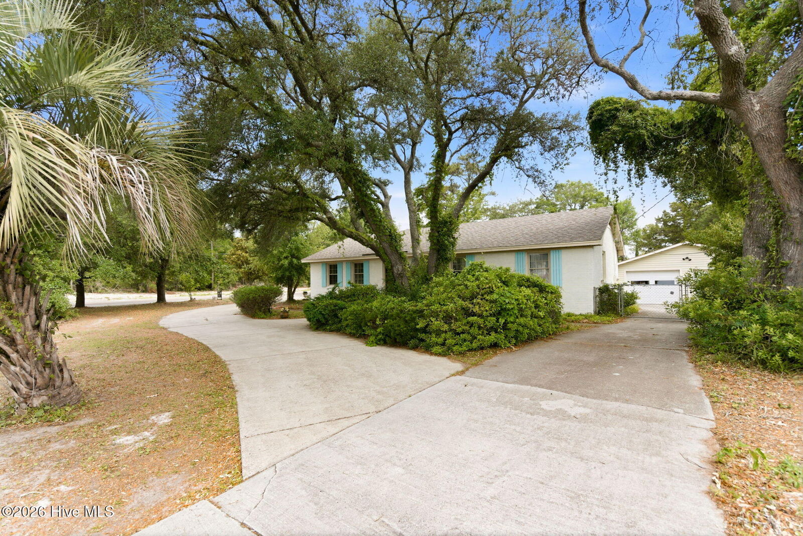 Property Photo:  814 Cape Fear Boulevard  NC 28428 