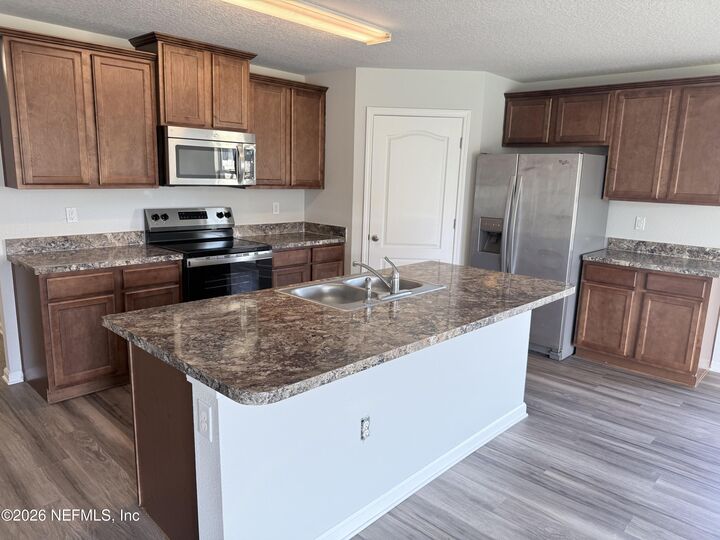 Property Photo:  3851 Falcon Crest Drive  FL 32043 