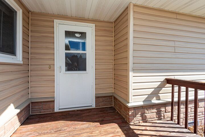 Property Photo:  208 King Street W  MN 56360 