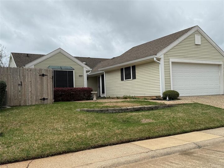 Property Photo:  411 Teak Drive  LA 71115 