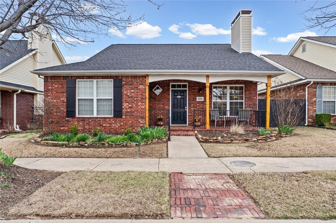 Property Photo:  6928 Young Farm Avenue  AR 72762 