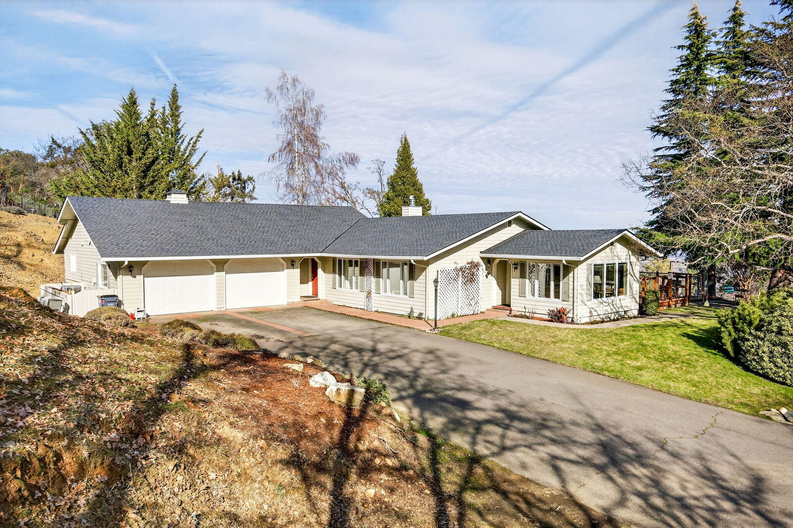 Property Photo:  1000 Hill Street  OR 97530 