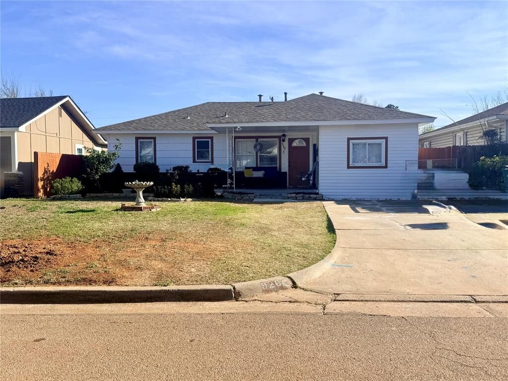 Property Photo: 920 SW 52nd Street OK 73109