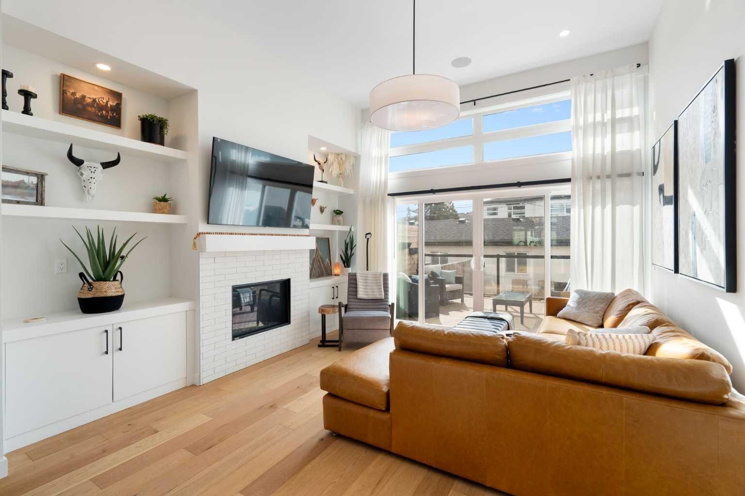 Photo de la propriété:  4615 20 Avenue NW  AB T3B 0T9 