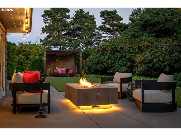 Property Photo:  2878 NW Cumberland Rd  OR 97210 