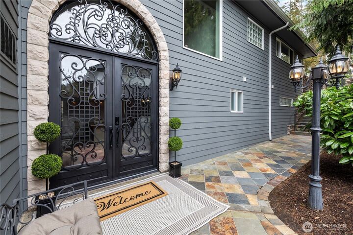 Property Photo:  17714 SE 40th Place  WA 98008 