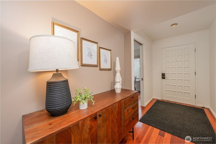 Property Photo:  6536  Park Point Lane NE  WA 98115 