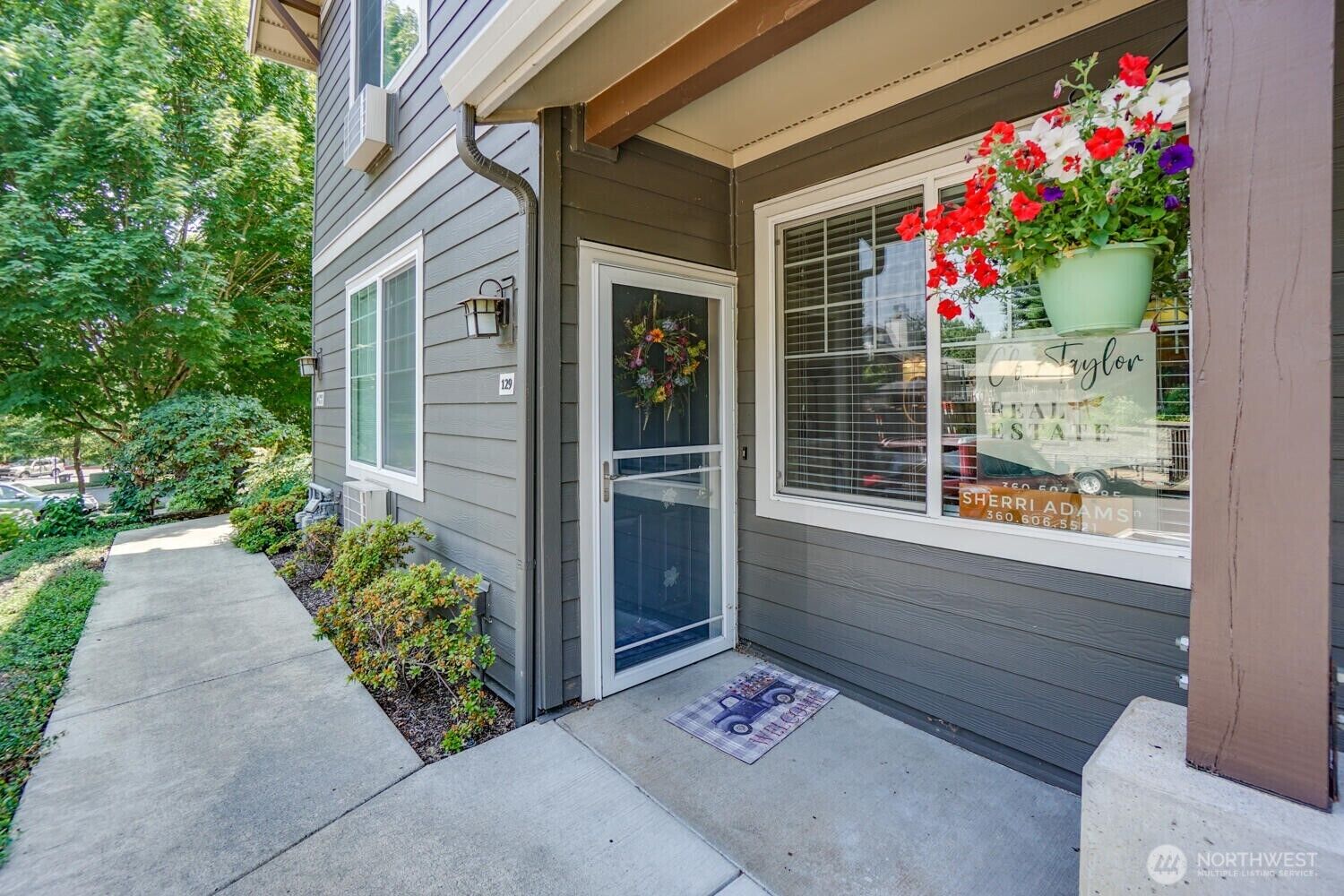 Property Photo:  10800 SE 17th Circle L129  WA 98664 