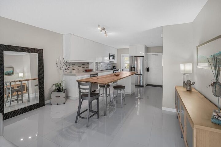 Property Photo: 200 E Royal Palm Road 2080 FL 33432