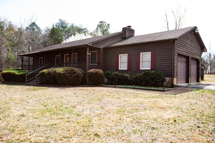 Property Photo: 111 Poplar Hill Dr VA 23901