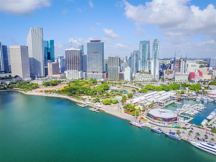 Property Photo:  133 NE 2nd Ave 1915  FL 33132 