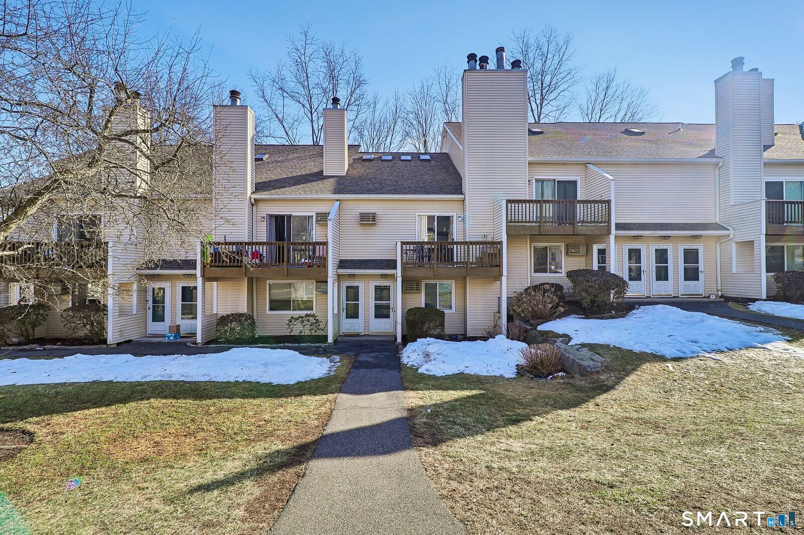 Property Photo:  8 Rose Lane Apt 24-5  CT 06811 