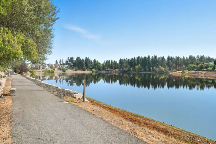 Property Photo:  527 S Shelley Lake Ln  WA 99037 