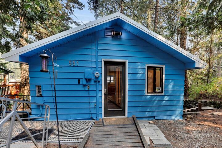 Property Photo:  551 Davis Lake Rd  WA 99180 