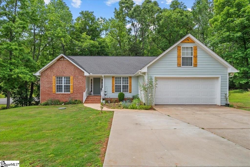 Property Photo: 108 W Peninsula Drive SC 29360