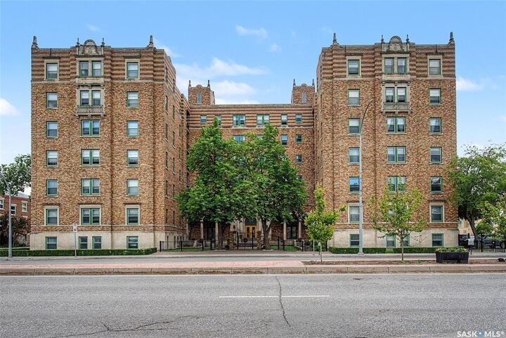 2305 Victoria Avenue 214 — photo 1