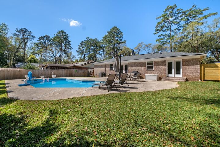 Property Photo:  1233 Winifred Drive  FL 32308 