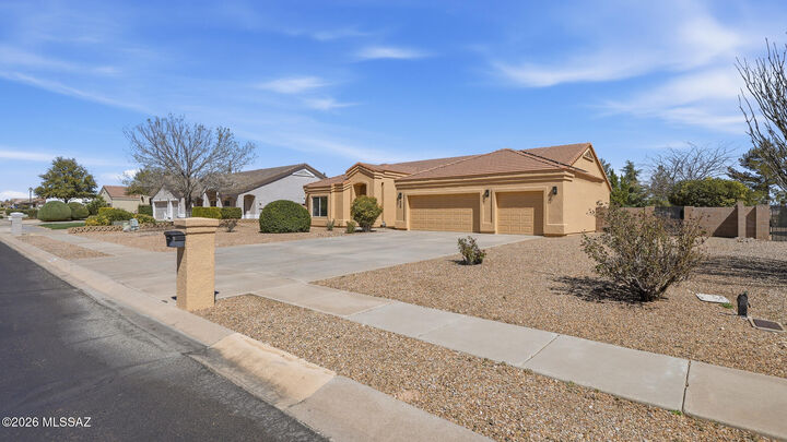 Property Photo:  3615 La Terraza Drive  AZ 85650 