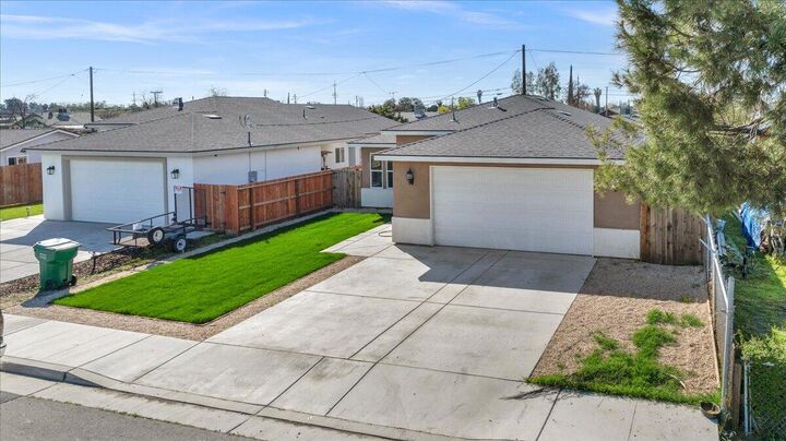Property Photo: 514 Josephine Avenue CA 93212