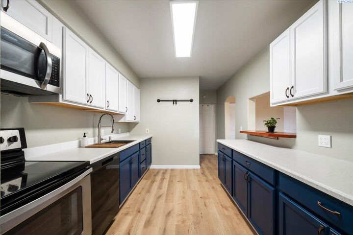 Property Photo:  406 S Fir St  WA 99336 