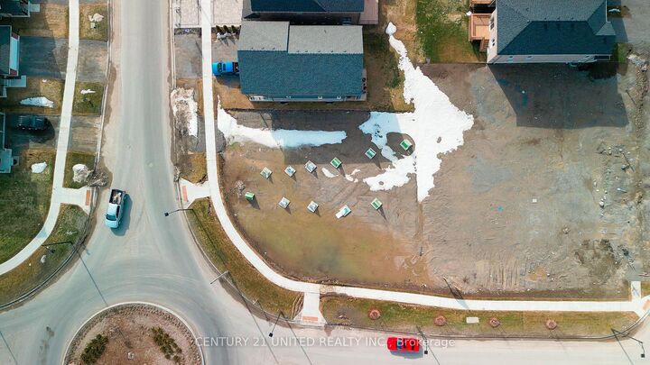 Property Photo:  19 York Drive  ON K9K 0H6 