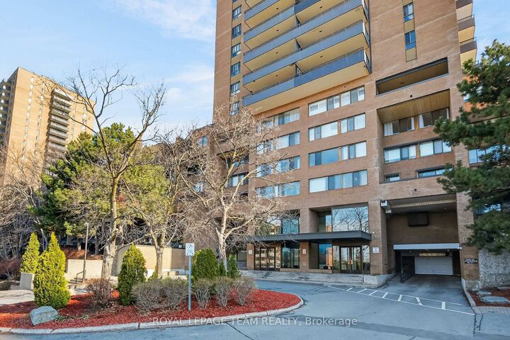 Property Photo: 515 St Laurent Boulevard S 1809 ON K1K 3X5