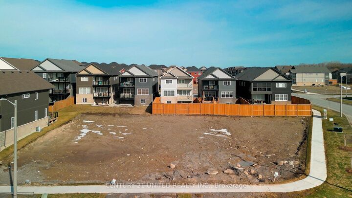 Property Photo:  87 York Drive  ON K9K 0H6 
