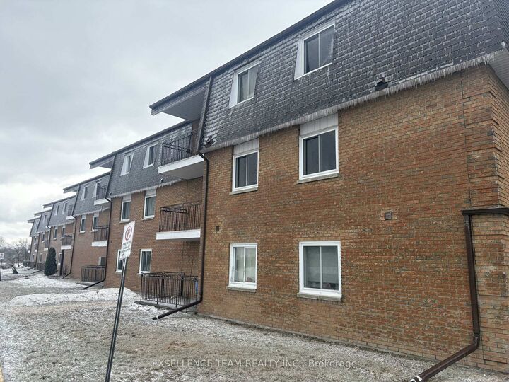 Property Photo:  220 Kenyon Street  ON K0C 1A0 