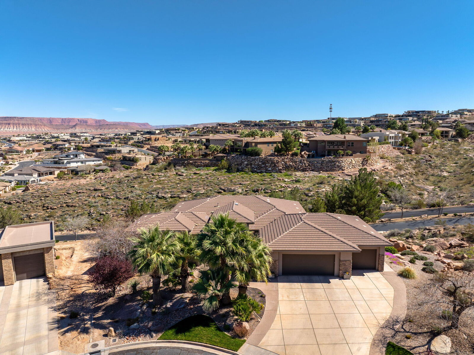 Property Photo: 2376 E Stone Crest Cir UT 84790
