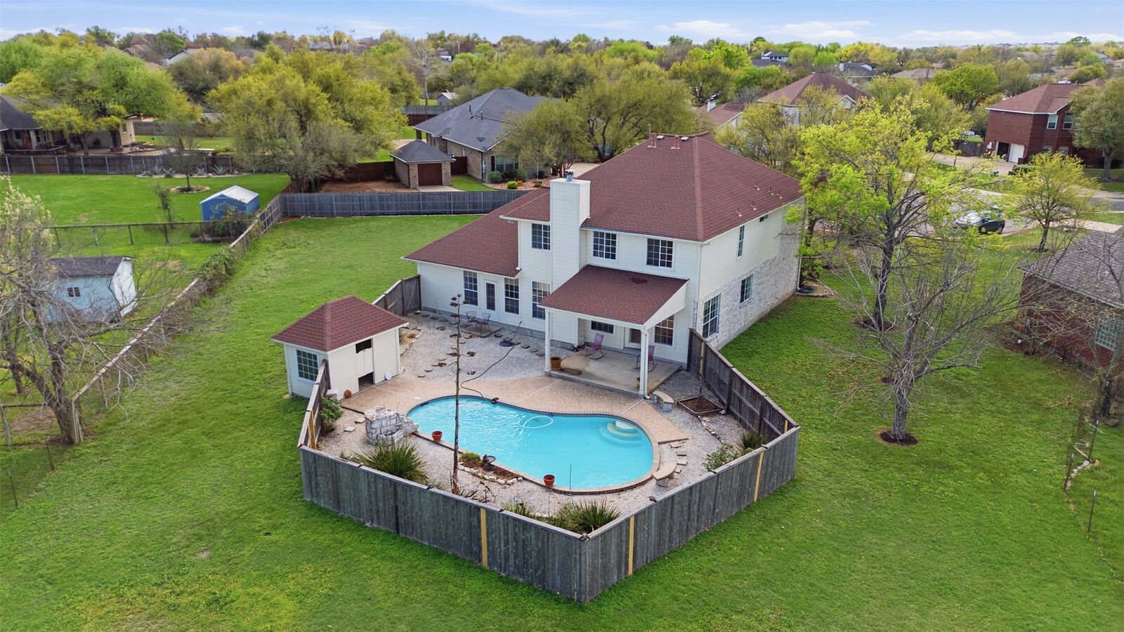 Property Photo:  207 Silver Oak Drive  TX 78664 