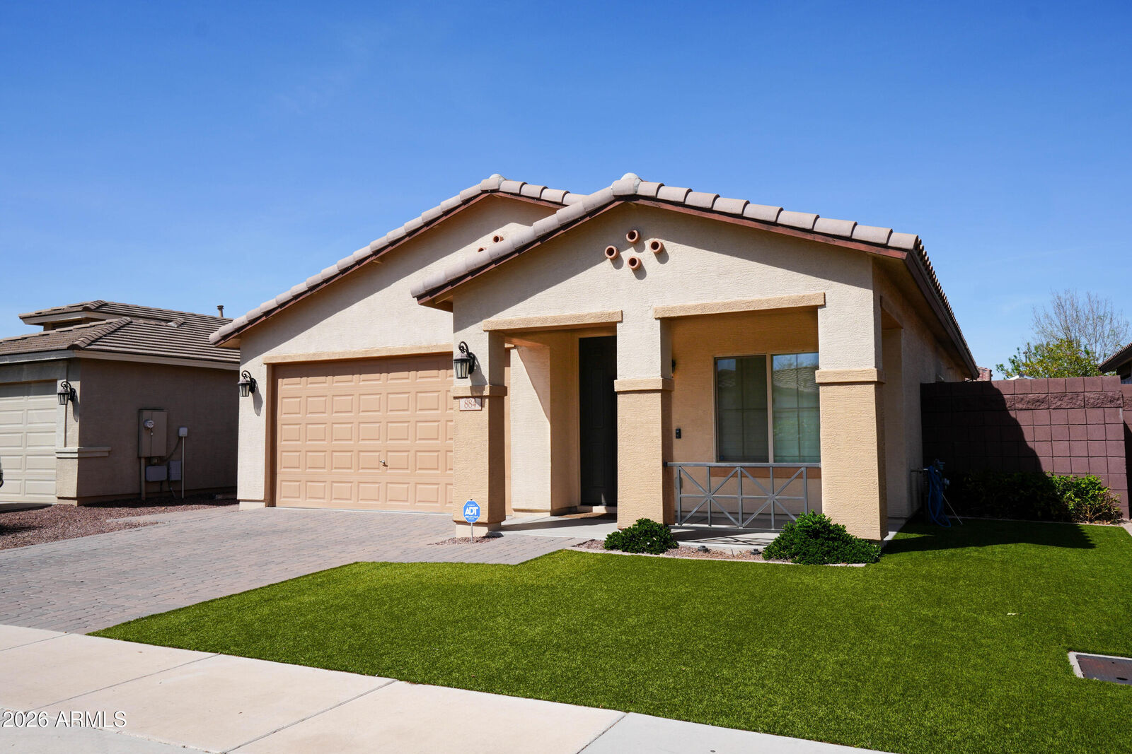 Property Photo:  884 W Whistling Thorn Avenue  AZ 85140 