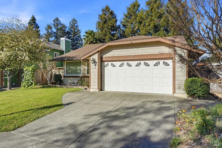 Property Photo: 123 Dartmouth Way CA 95492