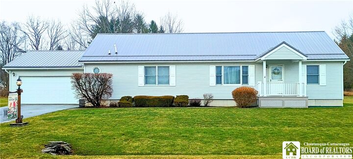 Property Photo:  8 Solterra Circle  NY 14706 