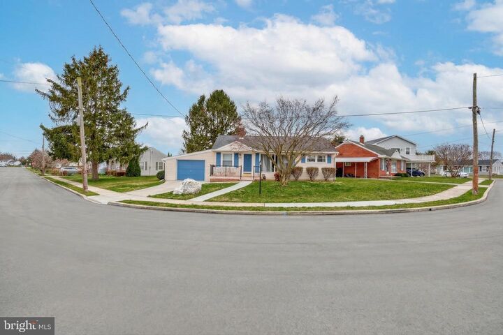 Property Photo:  30 Lincoln Drive  PA 17331 