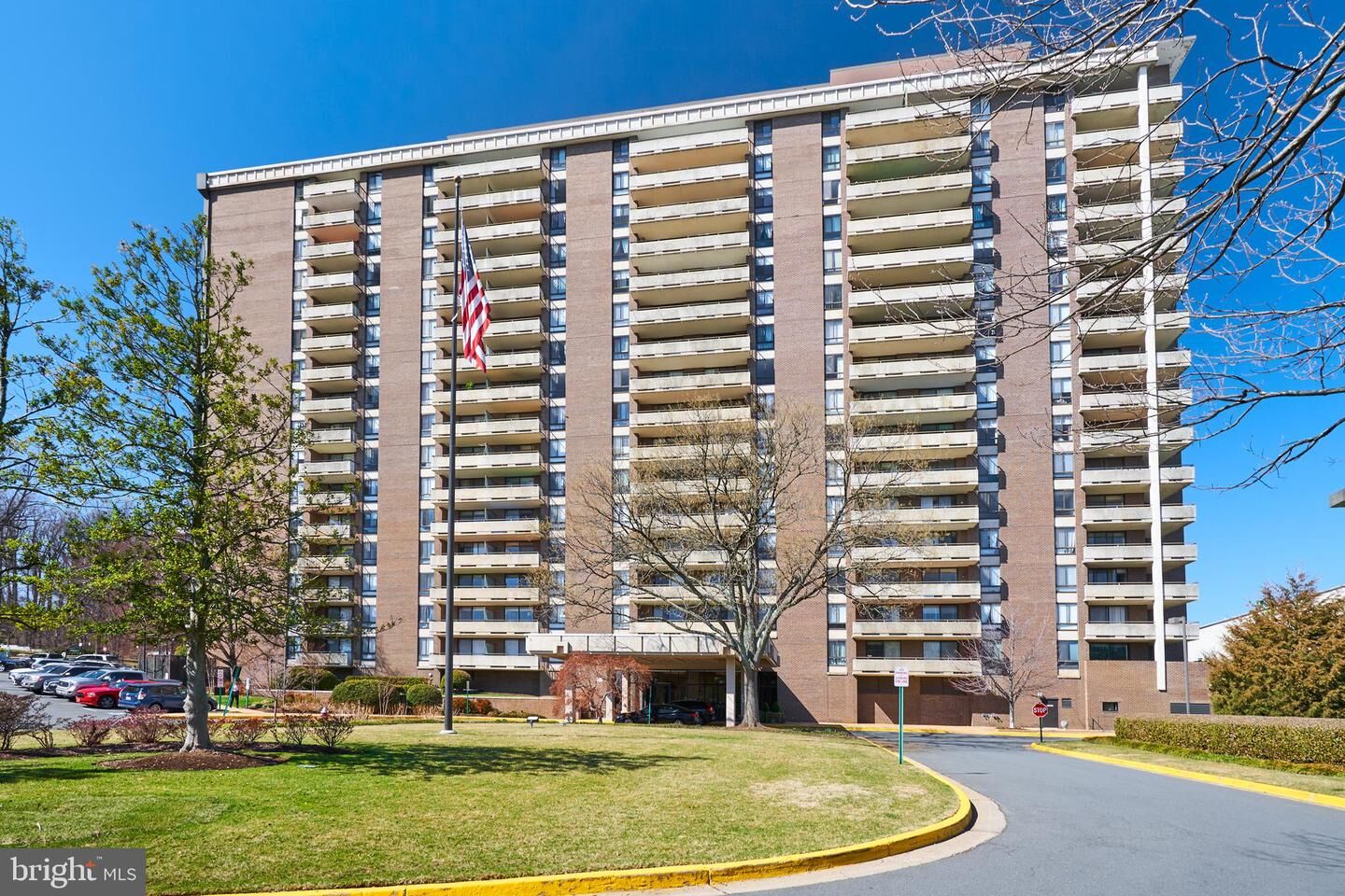 Property Photo:  1800 Old Meadow Road 1520  VA 22102 