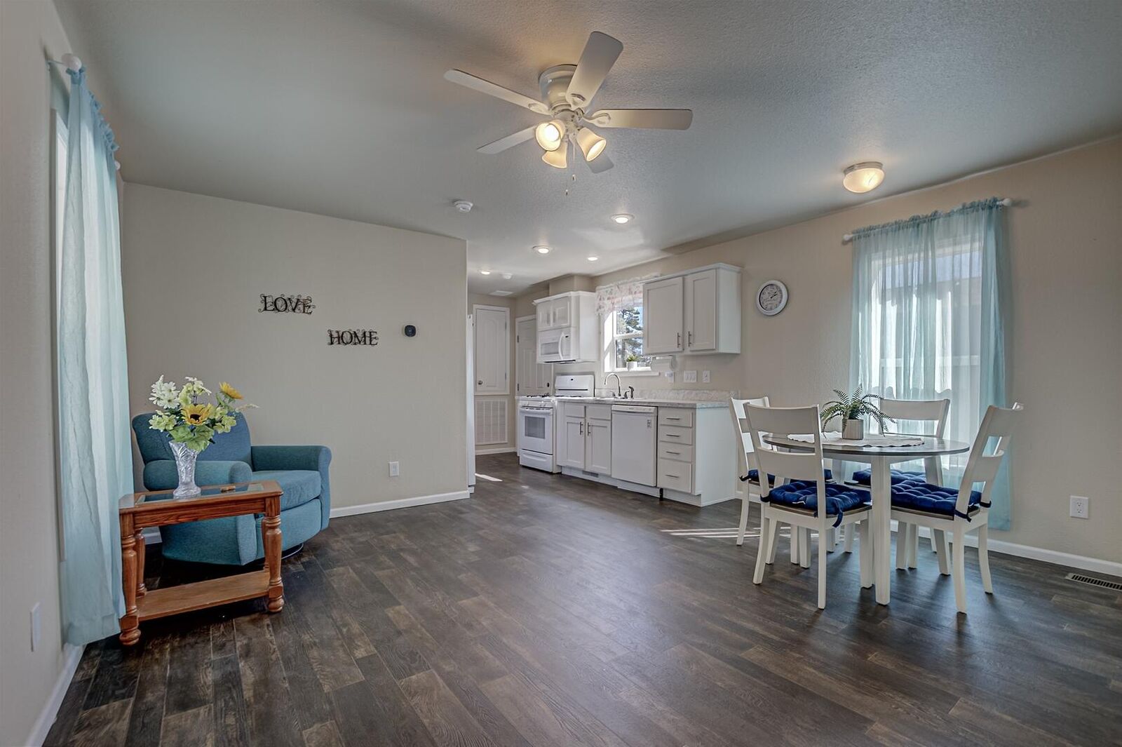 Property Photo: 16 N Star Vale Drive Space 136A AZ 85541