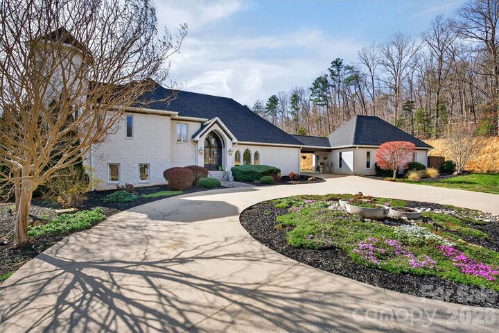 Property Photo:  300 Springhill Drive  NC 28139 