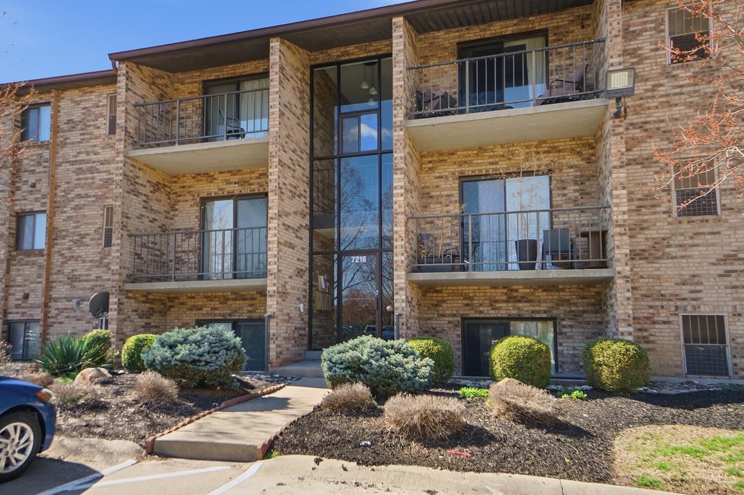 Property Photo:  7216 Creekview Drive  OH 45247 